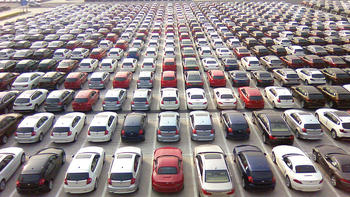 Otomobil ve hafif ticari araç pazarı Ağustos'ta yüzde 53 daraldı